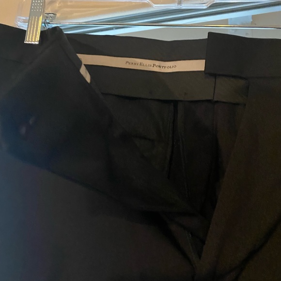 Perry Ellis Traveluxe Dress pant black 34x32 - Picture 2 of 3